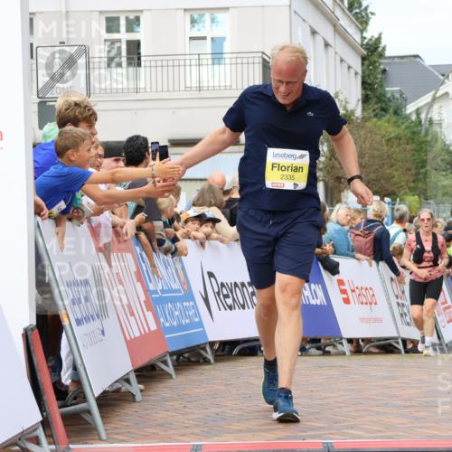 31.08.2025 - 21. Blankeneser Heldenlauf Strokosch-Dieckow http://msf.ph/oto/8651099 31.08.2025 10:35:13 Ziel 2203, 2466, 2335 meine-sportfotos.de