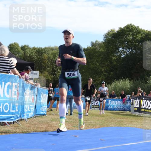 31.08.2025 - Elbe Triathlon Hamburg Strokosch-Dieckow http://msf.ph/oto/8651110 31.08.2025 10:37:03 Ziel 272, 505 meine-sportfotos.de