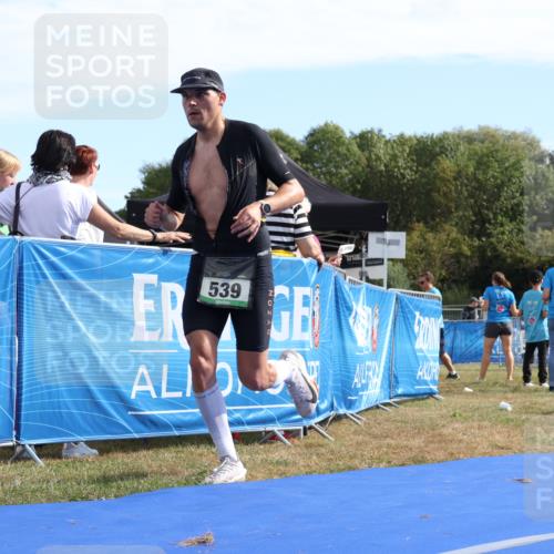 31.08.2025 - Elbe Triathlon Hamburg Strokosch-Dieckow http://msf.ph/oto/8651134 31.08.2025 10:37:27 Ziel 465, 539 meine-sportfotos.de