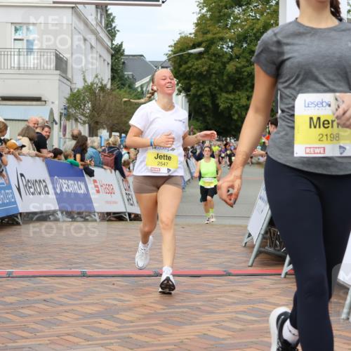 31.08.2025 - 21. Blankeneser Heldenlauf Strokosch-Dieckow http://msf.ph/oto/8651138 31.08.2025 10:35:05 Ziel 2198, 2466, 2547 meine-sportfotos.de
