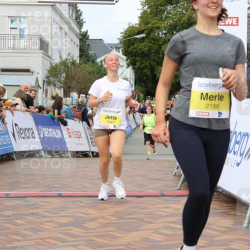 31.08.2025 - 21. Blankeneser Heldenlauf Strokosch-Dieckow http://msf.ph/oto/8651143 31.08.2025 10:35:05 Ziel 2198, 2466, 2547 meine-sportfotos.de