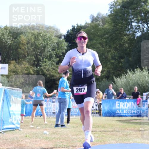 31.08.2025 - Elbe Triathlon Hamburg Strokosch-Dieckow http://msf.ph/oto/8651150 31.08.2025 10:37:52 Ziel 222, 245, 267 meine-sportfotos.de