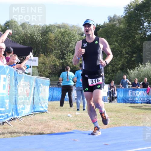 31.08.2025 - Elbe Triathlon Hamburg Strokosch-Dieckow http://msf.ph/oto/8651178 31.08.2025 10:39:25 Ziel 316 meine-sportfotos.de