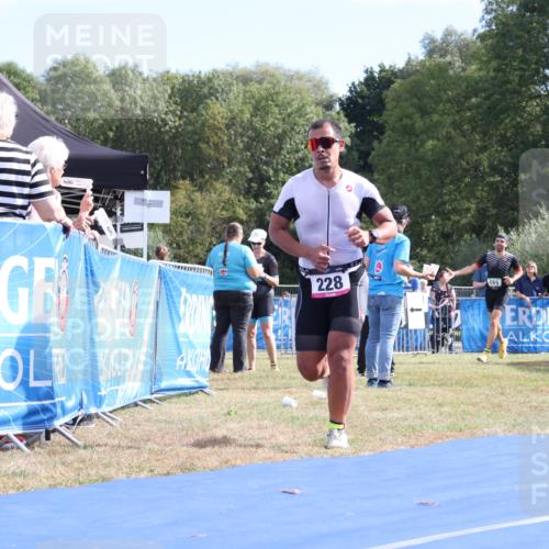 31.08.2025 - Elbe Triathlon Hamburg Strokosch-Dieckow http://msf.ph/oto/8651199 31.08.2025 10:39:53 Ziel 228, 325 meine-sportfotos.de
