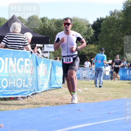 31.08.2025 - Elbe Triathlon Hamburg Strokosch-Dieckow http://msf.ph/oto/8651201 31.08.2025 10:39:54 Ziel 228, 325 meine-sportfotos.de