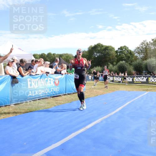 31.08.2025 - Elbe Triathlon Hamburg Strokosch-Dieckow http://msf.ph/oto/8651298 31.08.2025 10:44:22 Ziel 260, 392 meine-sportfotos.de