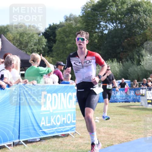 31.08.2025 - Elbe Triathlon Hamburg Strokosch-Dieckow http://msf.ph/oto/8651303 31.08.2025 10:44:24 Ziel 260, 392 meine-sportfotos.de