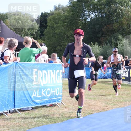 31.08.2025 - Elbe Triathlon Hamburg Strokosch-Dieckow http://msf.ph/oto/8651328 31.08.2025 10:44:54 Ziel 367, 672 meine-sportfotos.de
