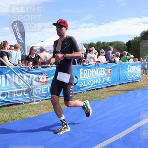 31.08.2025 - Elbe Triathlon Hamburg Strokosch-Dieckow http://msf.ph/oto/8651335 31.08.2025 10:44:56 Ziel 367, 672 meine-sportfotos.de