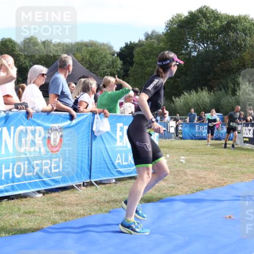 31.08.2025 - Elbe Triathlon Hamburg Strokosch-Dieckow http://msf.ph/oto/8651352 31.08.2025 10:45:17 Ziel 383, 532 meine-sportfotos.de