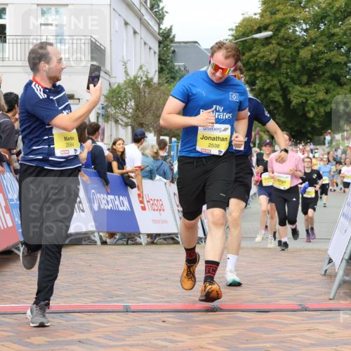 31.08.2025 - 21. Blankeneser Heldenlauf Strokosch-Dieckow http://msf.ph/oto/8651442 31.08.2025 10:29:32 Ziel 2614, 2615, 2684, 2538, 2558, 2277 meine-sportfotos.de