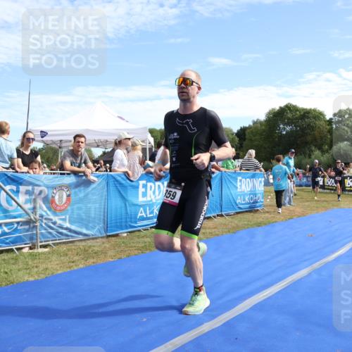 31.08.2025 - Elbe Triathlon Hamburg Strokosch-Dieckow http://msf.ph/oto/8651458 31.08.2025 10:47:50 Ziel 266, 359 meine-sportfotos.de