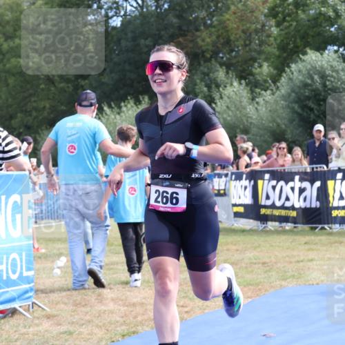 31.08.2025 - Elbe Triathlon Hamburg Strokosch-Dieckow http://msf.ph/oto/8651460 31.08.2025 10:47:53 Ziel 266, 359 meine-sportfotos.de