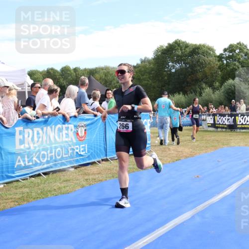 31.08.2025 - Elbe Triathlon Hamburg Strokosch-Dieckow http://msf.ph/oto/8651462 31.08.2025 10:47:53 Ziel 266, 359 meine-sportfotos.de