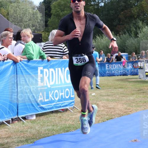 31.08.2025 - Elbe Triathlon Hamburg Strokosch-Dieckow http://msf.ph/oto/8651494 31.08.2025 10:48:32 Ziel 385, 386 meine-sportfotos.de