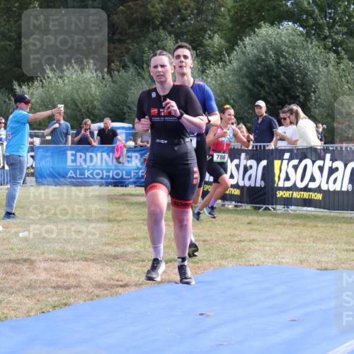 31.08.2025 - Elbe Triathlon Hamburg Strokosch-Dieckow http://msf.ph/oto/8651518 31.08.2025 10:49:03 Ziel 279, 357, 403 meine-sportfotos.de