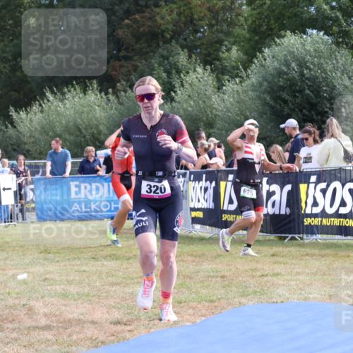 31.08.2025 - Elbe Triathlon Hamburg Strokosch-Dieckow http://msf.ph/oto/8651532 31.08.2025 10:49:35 Ziel 320, 415 meine-sportfotos.de