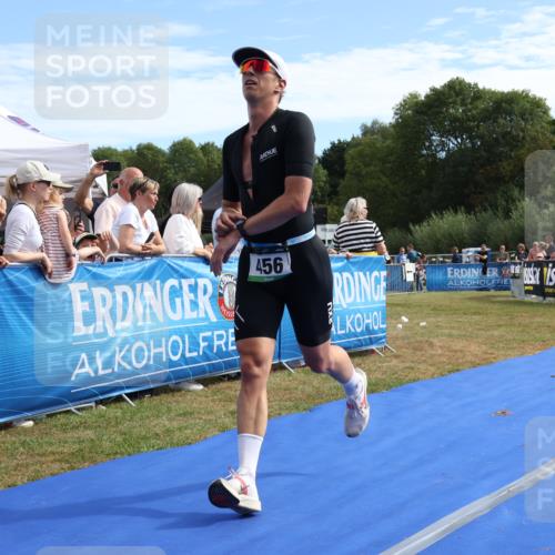 31.08.2025 - Elbe Triathlon Hamburg Strokosch-Dieckow http://msf.ph/oto/8651550 31.08.2025 10:49:55 Ziel 456 meine-sportfotos.de