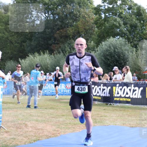 31.08.2025 - Elbe Triathlon Hamburg Strokosch-Dieckow http://msf.ph/oto/8651568 31.08.2025 10:50:33 Ziel 430, 709 meine-sportfotos.de
