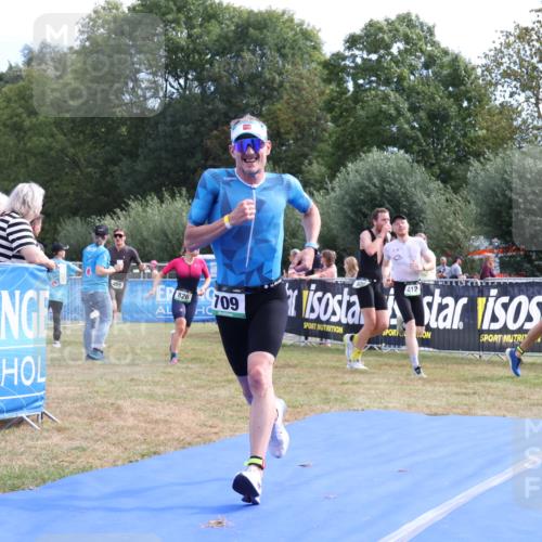 31.08.2025 - Elbe Triathlon Hamburg Strokosch-Dieckow http://msf.ph/oto/8651573 31.08.2025 10:50:39 Ziel 412, 709 meine-sportfotos.de
