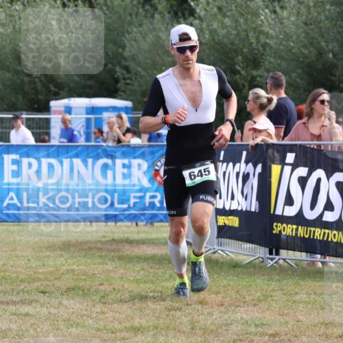 31.08.2025 - Elbe Triathlon Hamburg Strokosch-Dieckow http://msf.ph/oto/8651581 31.08.2025 10:50:57 Ziel 645 meine-sportfotos.de