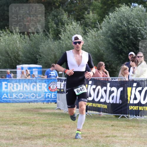31.08.2025 - Elbe Triathlon Hamburg Strokosch-Dieckow http://msf.ph/oto/8651582 31.08.2025 10:50:58 Ziel 645 meine-sportfotos.de