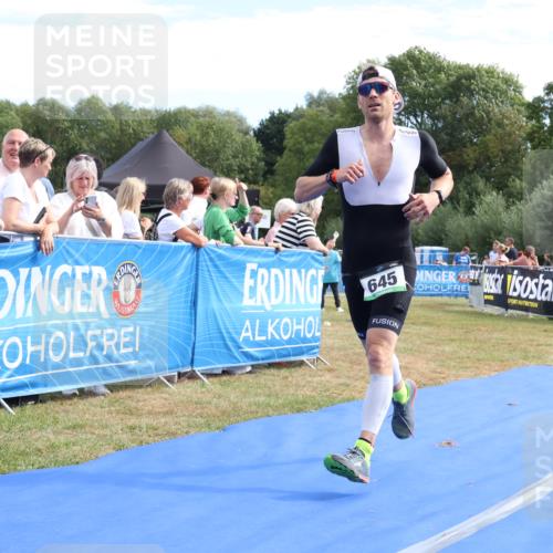 31.08.2025 - Elbe Triathlon Hamburg Strokosch-Dieckow http://msf.ph/oto/8651591 31.08.2025 10:51:01 Ziel 645 meine-sportfotos.de