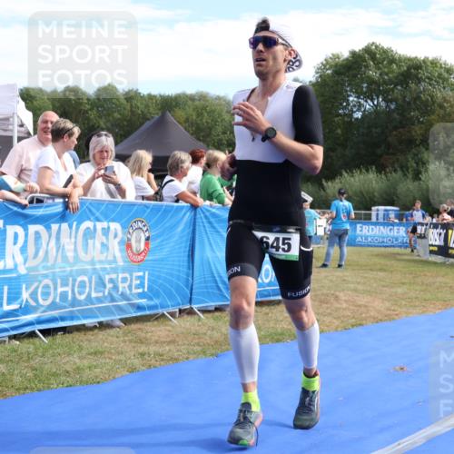 31.08.2025 - Elbe Triathlon Hamburg Strokosch-Dieckow http://msf.ph/oto/8651592 31.08.2025 10:51:01 Ziel 645 meine-sportfotos.de