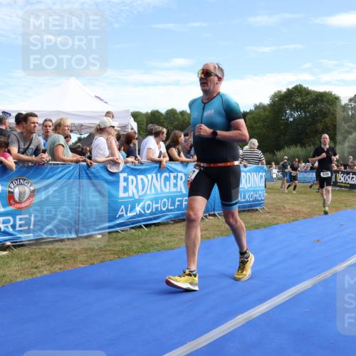 31.08.2025 - Elbe Triathlon Hamburg Strokosch-Dieckow http://msf.ph/oto/8651653 31.08.2025 10:53:14 Ziel 377, 630 meine-sportfotos.de