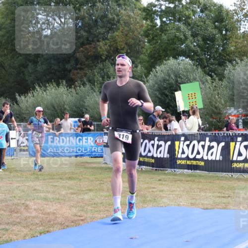 31.08.2025 - Elbe Triathlon Hamburg Strokosch-Dieckow http://msf.ph/oto/8651664 31.08.2025 10:53:23 Ziel 319 meine-sportfotos.de
