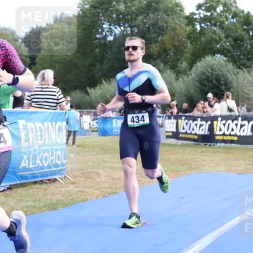 31.08.2025 - Elbe Triathlon Hamburg Strokosch-Dieckow http://msf.ph/oto/8651696 31.08.2025 10:53:50 Ziel 374, 434 meine-sportfotos.de