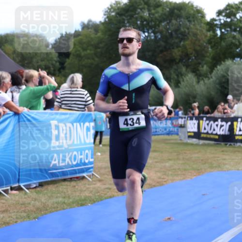 31.08.2025 - Elbe Triathlon Hamburg Strokosch-Dieckow http://msf.ph/oto/8651698 31.08.2025 10:53:50 Ziel 374, 434 meine-sportfotos.de