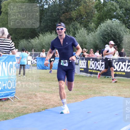 31.08.2025 - Elbe Triathlon Hamburg Strokosch-Dieckow http://msf.ph/oto/8651701 31.08.2025 10:54:19 Ziel 589 meine-sportfotos.de