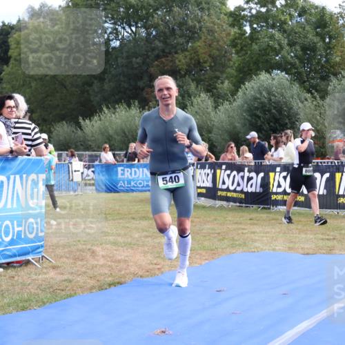 31.08.2025 - Elbe Triathlon Hamburg Strokosch-Dieckow http://msf.ph/oto/8651727 31.08.2025 10:54:48 Ziel 540 meine-sportfotos.de