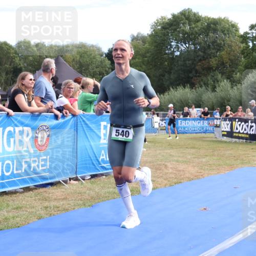 31.08.2025 - Elbe Triathlon Hamburg Strokosch-Dieckow http://msf.ph/oto/8651731 31.08.2025 10:54:49 Ziel 540 meine-sportfotos.de