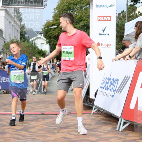 31.08.2025 - 21. Blankeneser Heldenlauf Strokosch-Dieckow http://msf.ph/oto/8651735 31.08.2025 11:12:32 Ziel 3301, 3225, 3142, 3546, 3545, 3588, 3585 meine-sportfotos.de