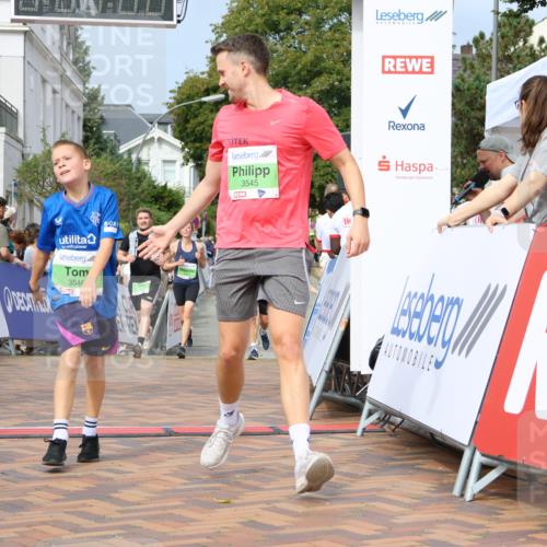 31.08.2025 - 21. Blankeneser Heldenlauf Strokosch-Dieckow http://msf.ph/oto/8651742 31.08.2025 11:12:32 Ziel 3301, 3225, 3142, 3546, 3545, 3588, 3585 meine-sportfotos.de