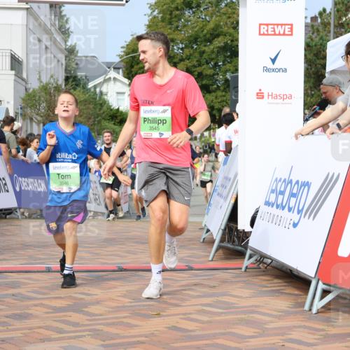 31.08.2025 - 21. Blankeneser Heldenlauf Strokosch-Dieckow http://msf.ph/oto/8651751 31.08.2025 11:12:31 Ziel 3301, 3225, 3546, 3545, 3486, 3588 meine-sportfotos.de