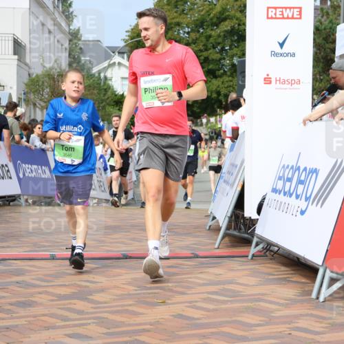 31.08.2025 - 21. Blankeneser Heldenlauf Strokosch-Dieckow http://msf.ph/oto/8651758 31.08.2025 11:12:31 Ziel 3301, 3225, 3546, 3545, 3486, 3588 meine-sportfotos.de