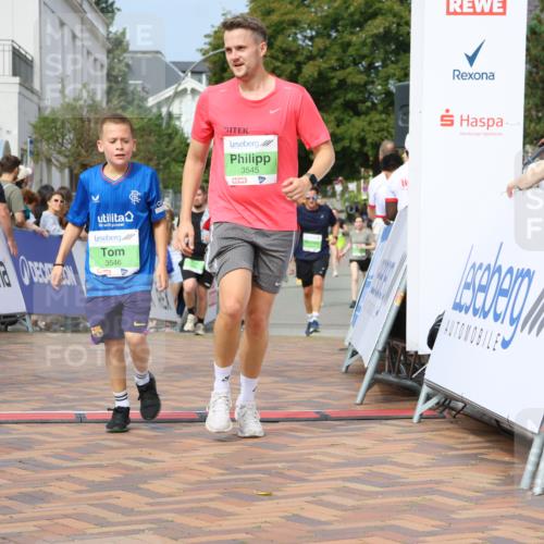 31.08.2025 - 21. Blankeneser Heldenlauf Strokosch-Dieckow http://msf.ph/oto/8651763 31.08.2025 11:12:31 Ziel 3301, 3225, 3546, 3545, 3486, 3588 meine-sportfotos.de