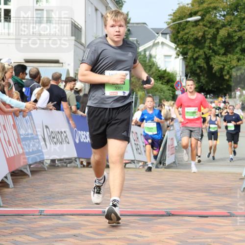 31.08.2025 - 21. Blankeneser Heldenlauf Strokosch-Dieckow http://msf.ph/oto/8651778 31.08.2025 11:12:28 Ziel 3301, 3216, 3546, 3545, 3486 meine-sportfotos.de