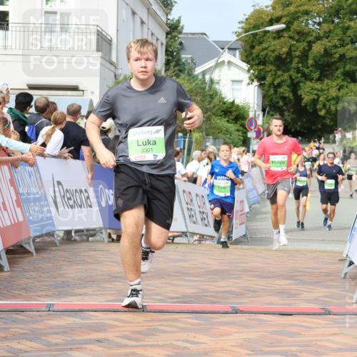 31.08.2025 - 21. Blankeneser Heldenlauf Strokosch-Dieckow http://msf.ph/oto/8651791 31.08.2025 11:12:28 Ziel 3301, 3216, 3546, 3545, 3486 meine-sportfotos.de