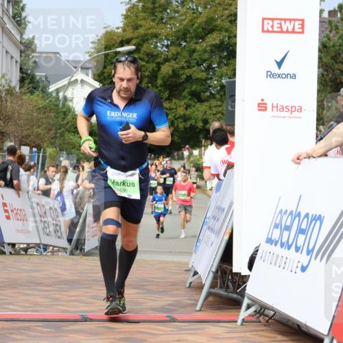 31.08.2025 - 21. Blankeneser Heldenlauf Strokosch-Dieckow http://msf.ph/oto/8651797 31.08.2025 11:12:23 Ziel 3002, 3216, 3461, 3486 meine-sportfotos.de