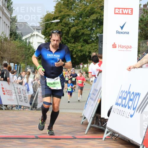 31.08.2025 - 21. Blankeneser Heldenlauf Strokosch-Dieckow http://msf.ph/oto/8651803 31.08.2025 11:12:23 Ziel 3002, 3216, 3461, 3486 meine-sportfotos.de