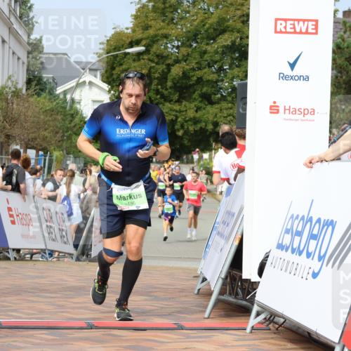 31.08.2025 - 21. Blankeneser Heldenlauf Strokosch-Dieckow http://msf.ph/oto/8651806 31.08.2025 11:12:23 Ziel 3002, 3216, 3461, 3486 meine-sportfotos.de