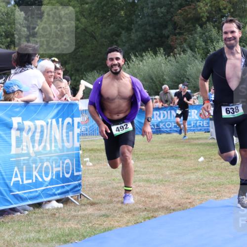 31.08.2025 - Elbe Triathlon Hamburg Strokosch-Dieckow http://msf.ph/oto/8651811 31.08.2025 10:57:19 Ziel 471, 492, 638 meine-sportfotos.de