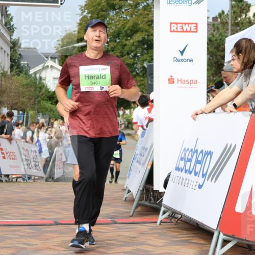 31.08.2025 - 21. Blankeneser Heldenlauf Strokosch-Dieckow http://msf.ph/oto/8651840 31.08.2025 11:12:17 Ziel 3002, 3461 meine-sportfotos.de