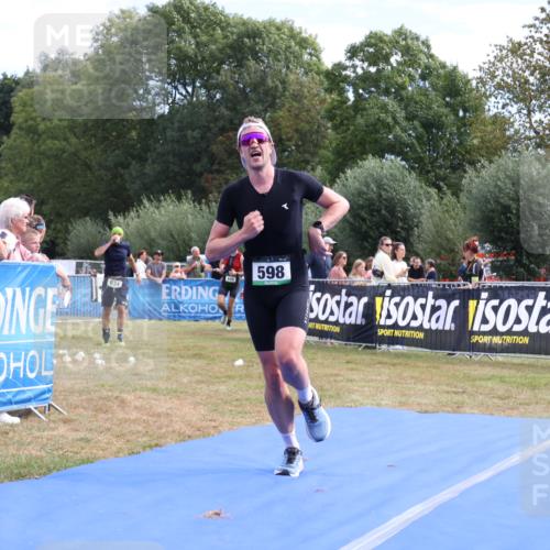 31.08.2025 - Elbe Triathlon Hamburg Strokosch-Dieckow http://msf.ph/oto/8651847 31.08.2025 10:58:23 Ziel 449, 598 meine-sportfotos.de