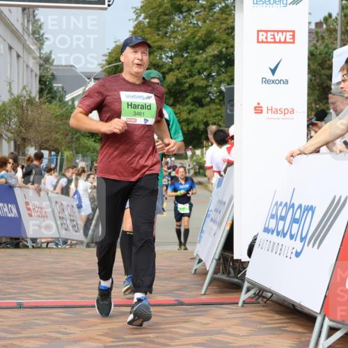 31.08.2025 - 21. Blankeneser Heldenlauf Strokosch-Dieckow http://msf.ph/oto/8651853 31.08.2025 11:12:16 Ziel 3002, 3461 meine-sportfotos.de