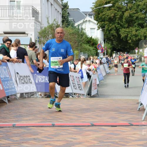 31.08.2025 - 21. Blankeneser Heldenlauf Strokosch-Dieckow http://msf.ph/oto/8651882 31.08.2025 11:12:07 Ziel 3405, 3006, 3408 meine-sportfotos.de
